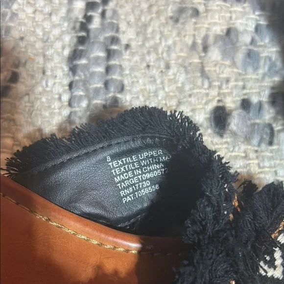 Universal Thread Sandals - Picture 4 of 7